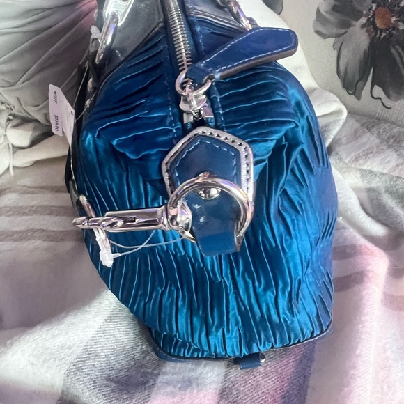 🎁COACH-BEAUTIFUL HAND BAG NEW🎁THIS COLOR IS AMAZING. NWT 🎁 - Picture 11 of 13